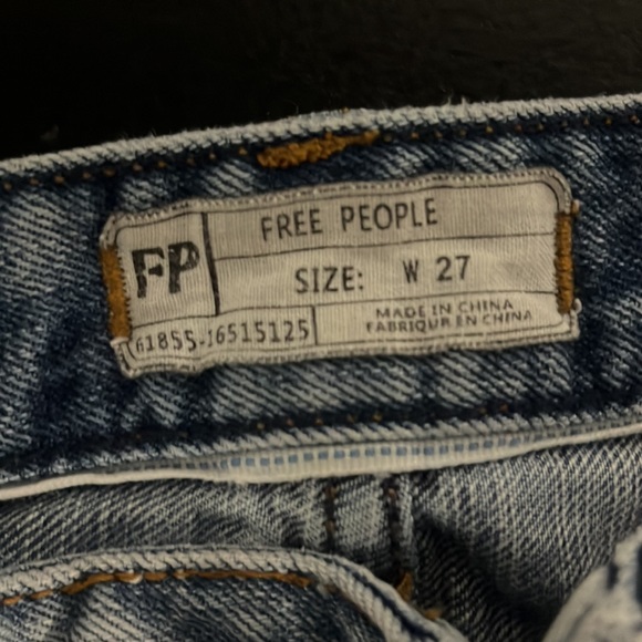 Free people Jean shorts - Picture 2 of 2